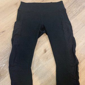 Fabletics Mila High-Waisted Pocket Capri - Large